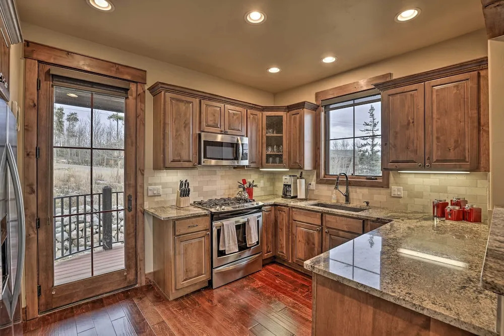Luxurious Fraser Townhome w/ Private Hot Tub!