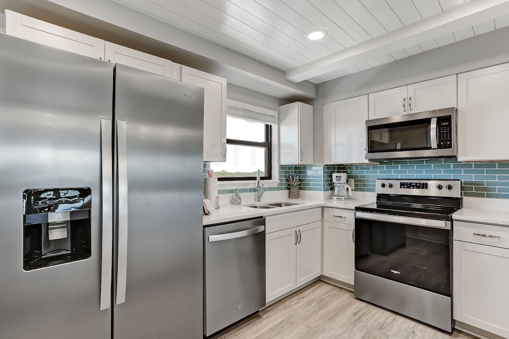 782 Amelia by the Sea