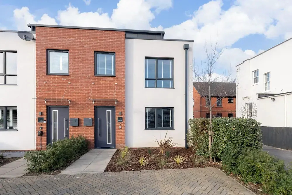 Elliot Oliver - 2 The Old Surgery: Stunning 4 Bedroom Home With Parking In Cheltenham
