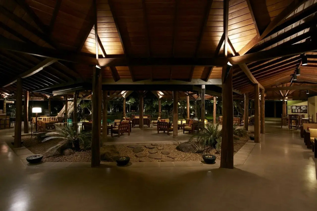 Lovely lodge & Hostel