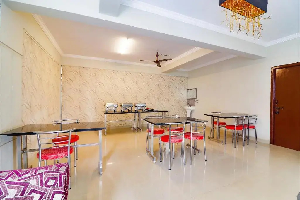FabHotel Srisai Hill View