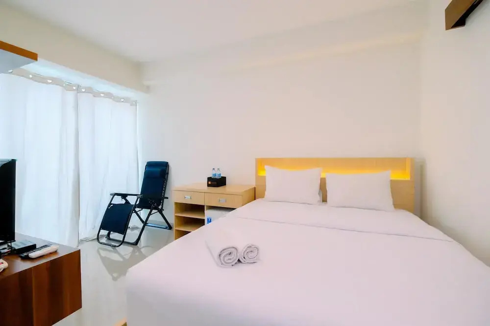 Cozy 1BR without Living Room Grand Kamala Lagoon Apartment By Travelio