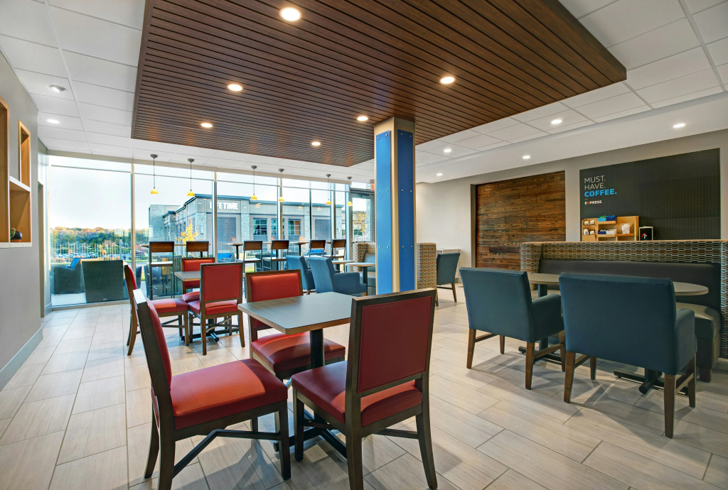 Holiday Inn Express & Suites - Milwaukee - Brookfield by IHG