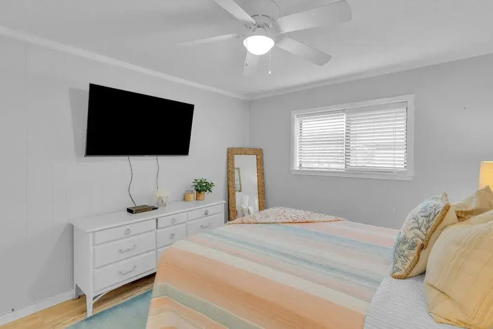 Aqua Vista Retreat 2 BDR in Spectacular Resort!