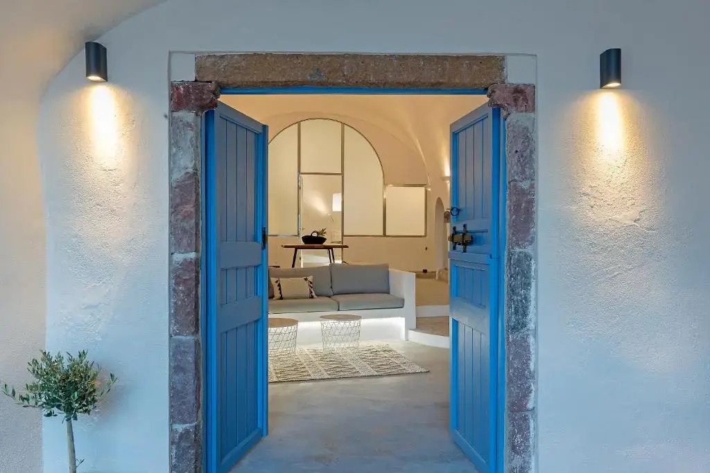Alluvial Santorini Suites