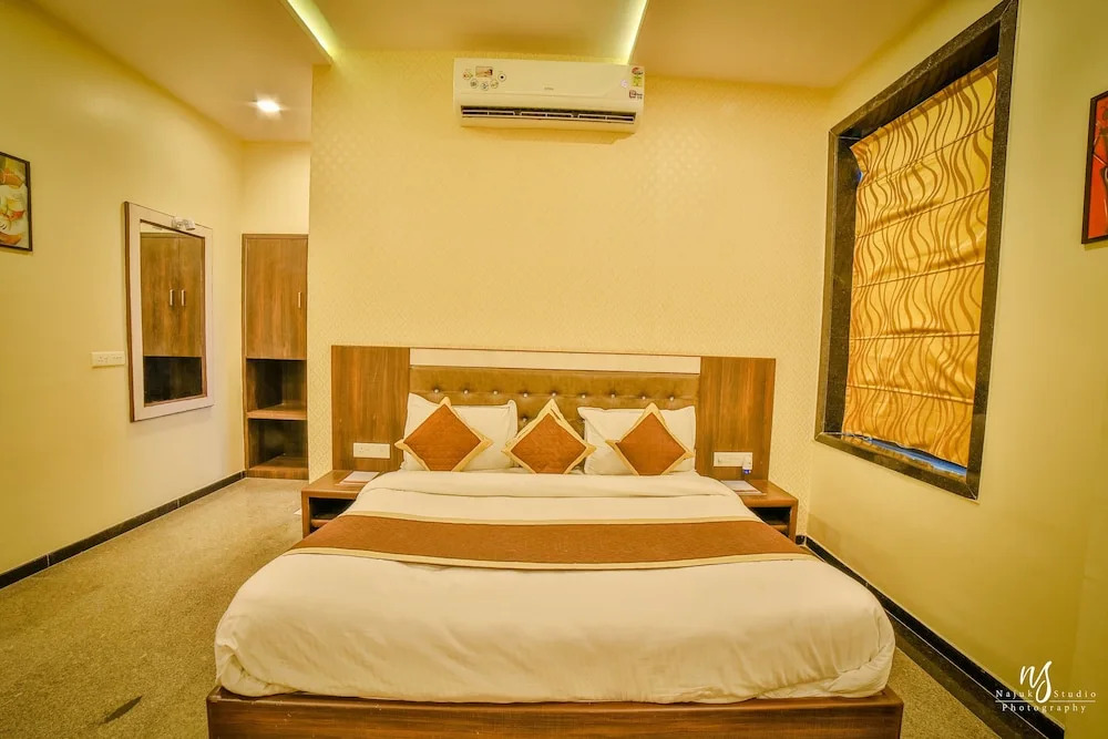 Royal View Hotel