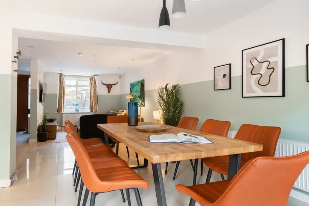 The Southwick Sanctuary - Large & Modern 6BDR Home with Private Terrace