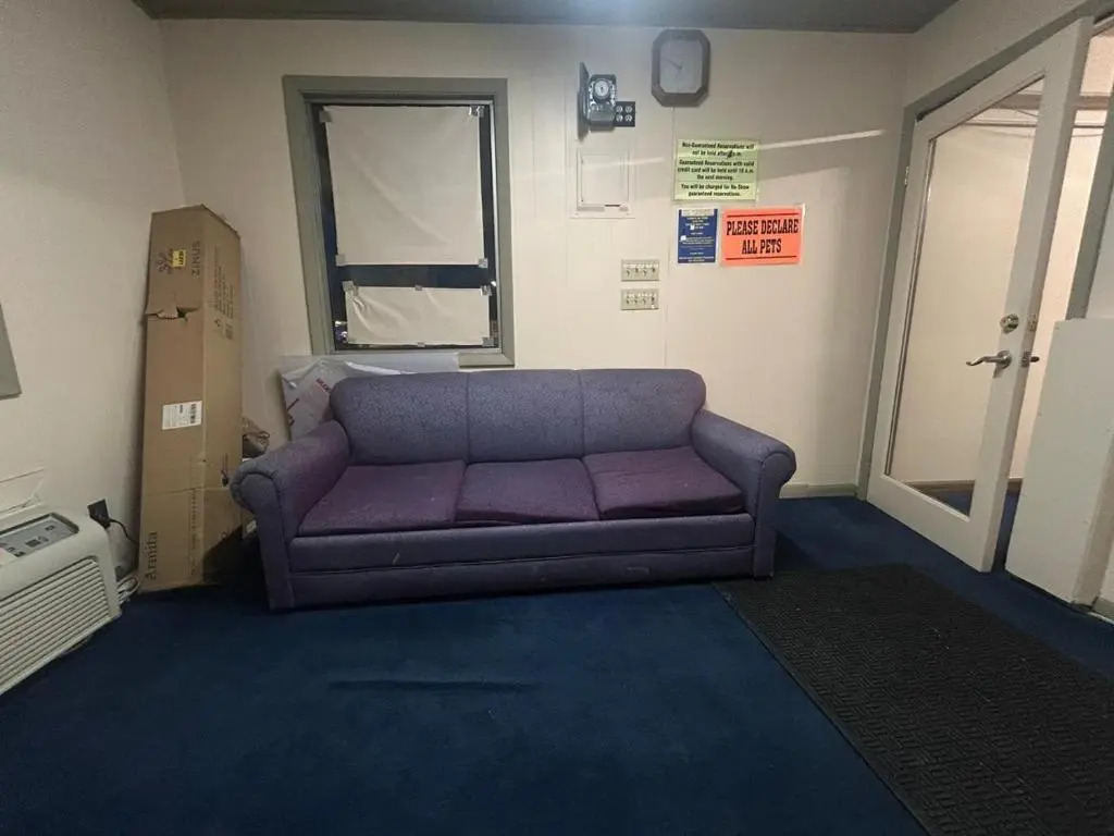 Big 12 Motel Broken Bow NE