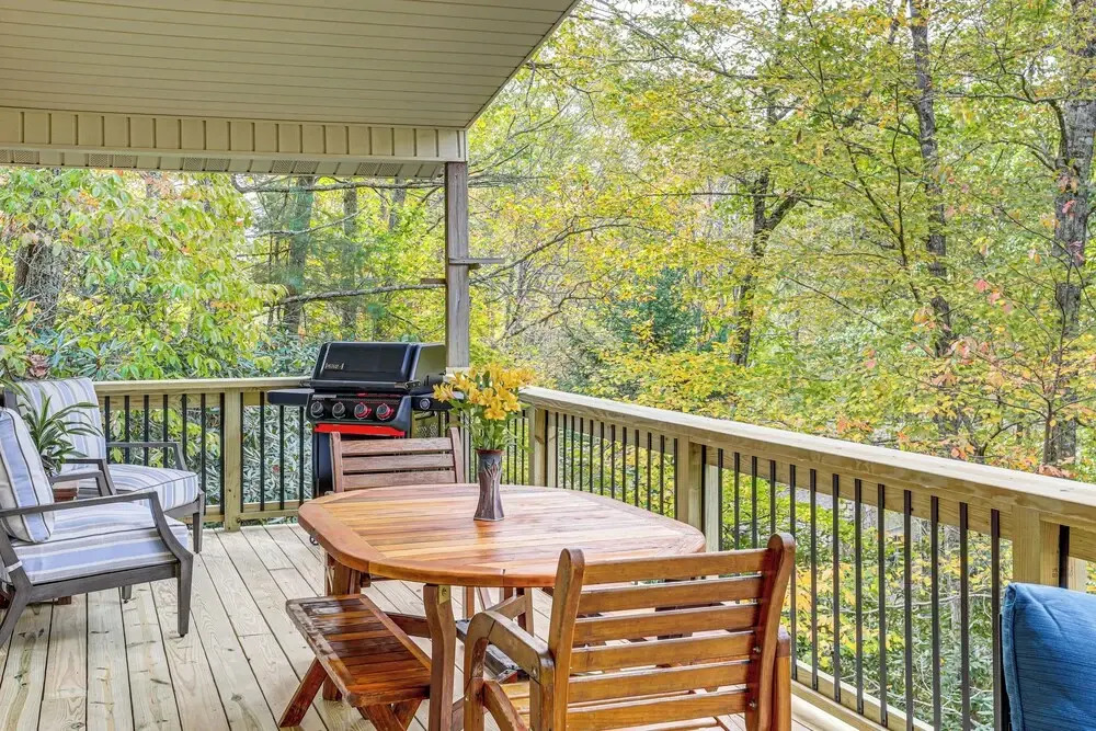 Woodland Gem w/ Pool Access: Linville Land Harbor