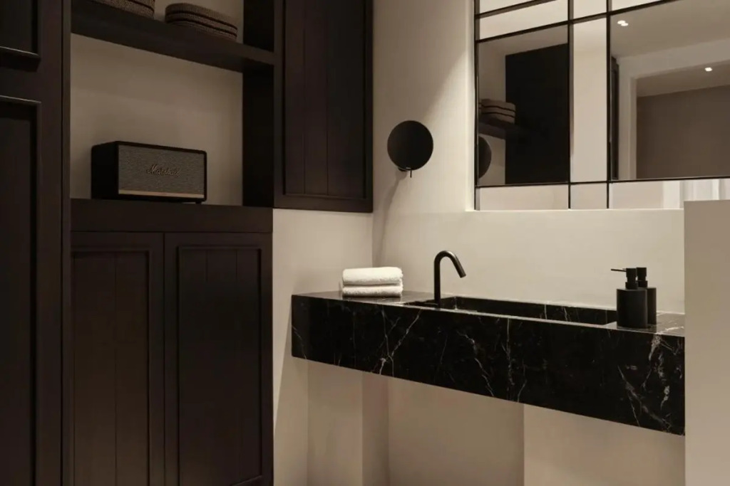Ezio Bo Luxury Living