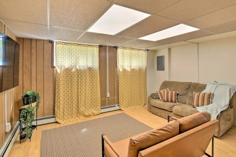 Parkstrip Place, Pet Friendly Downtown Home by RedAwning