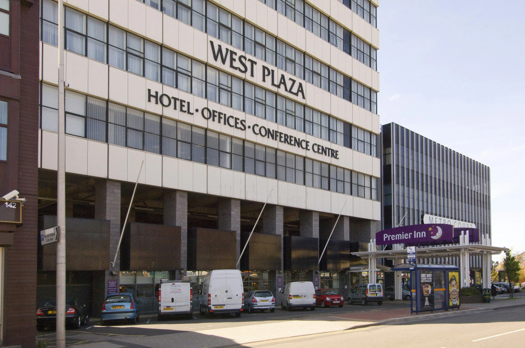 Premier Inn West Bromwich Town Centre - New Square