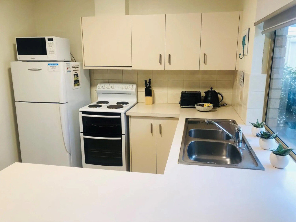 API Busselton Seaside Escape Apartments