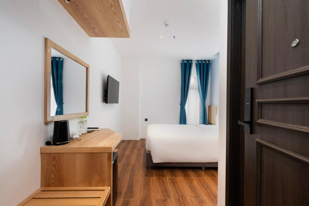 Haven Hut Hotel