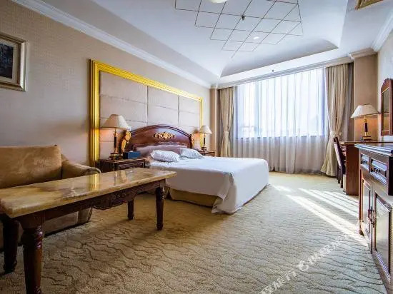 Royal Palace Hotel