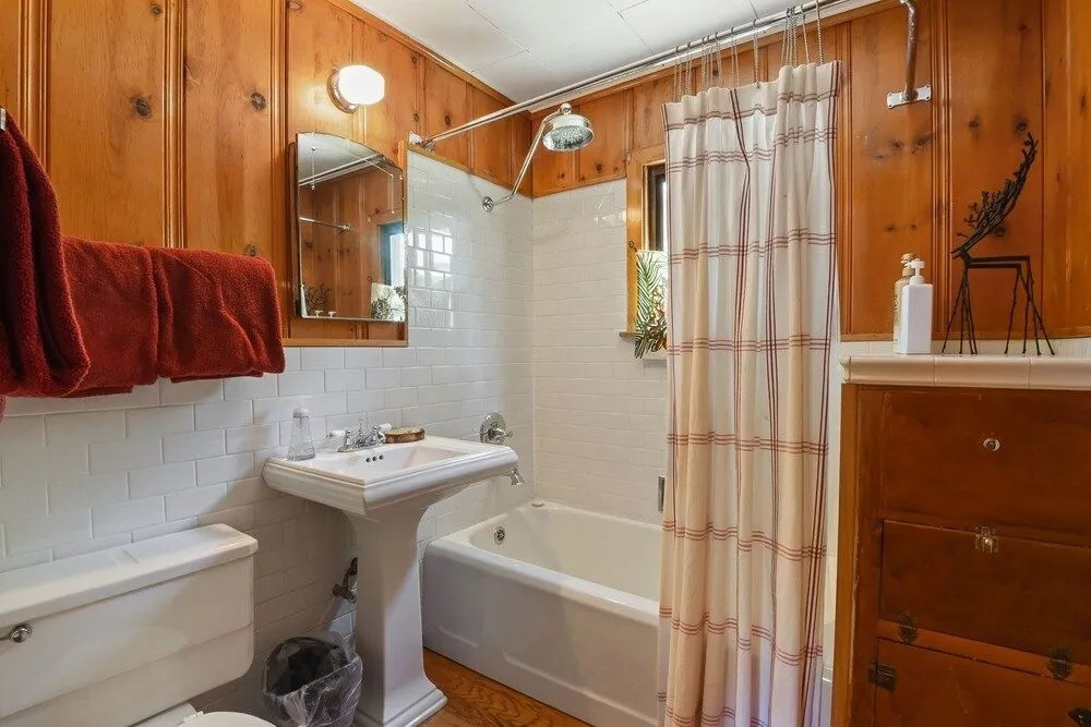 Camp Brassie - On Golf Course, Dog Friendly 2 Bedroom Home by Redawning