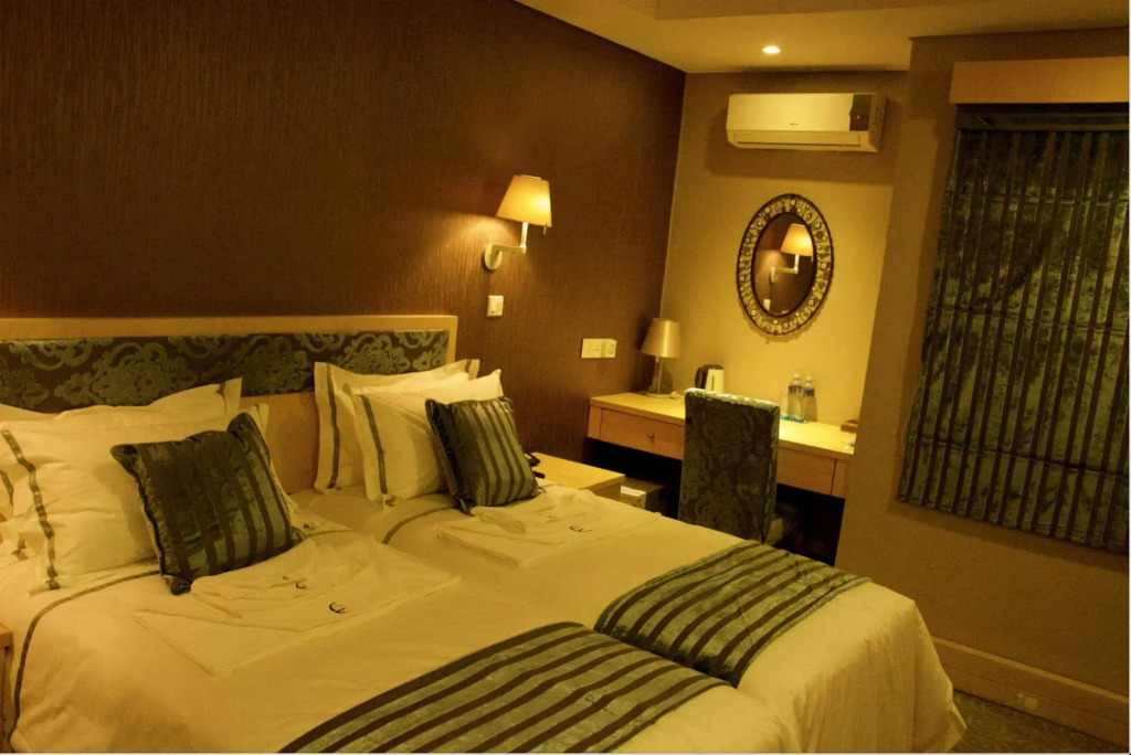 Aquarian Tide Hotel