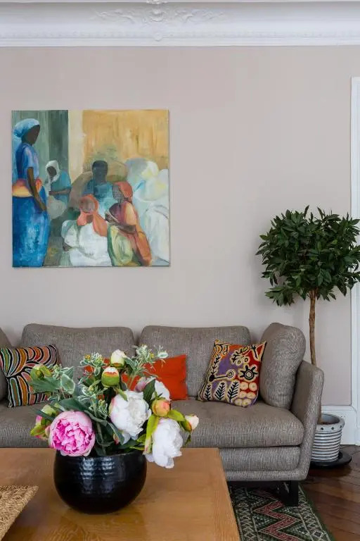 Veeve - Muted Beauty in Batignolles