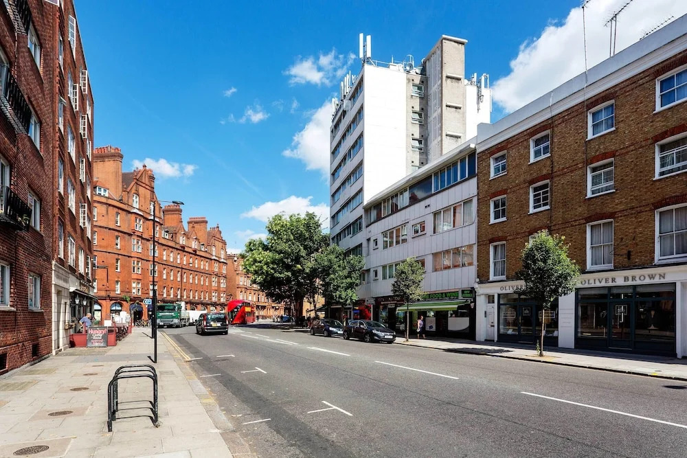 Sloane Square Simplicity