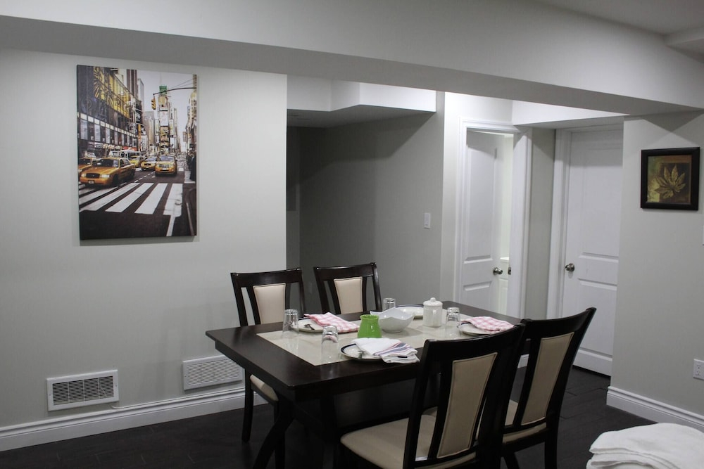 Cozy 2-bedroom House Rental in Brampton's Mount Pleasant