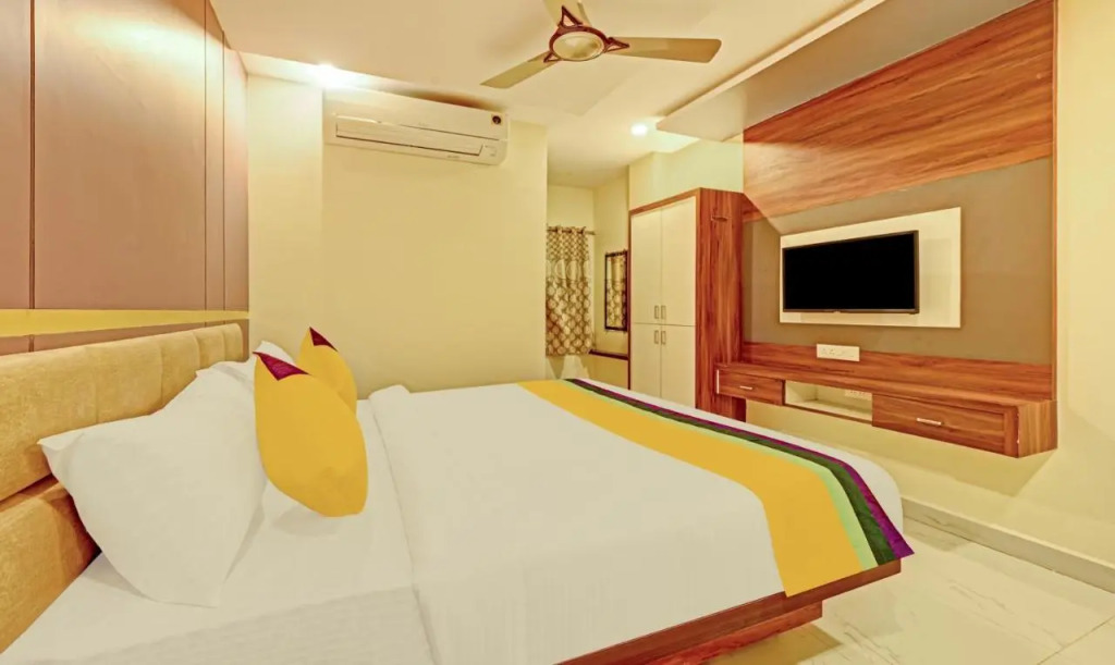 Itsy Hotels Sri Sai Grand Inn Near MG Road & PVP Mall