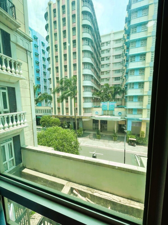 Henry & Adiche  Emperador Building