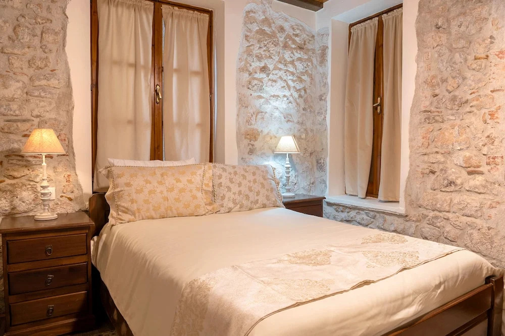 Lykovrisi guest house