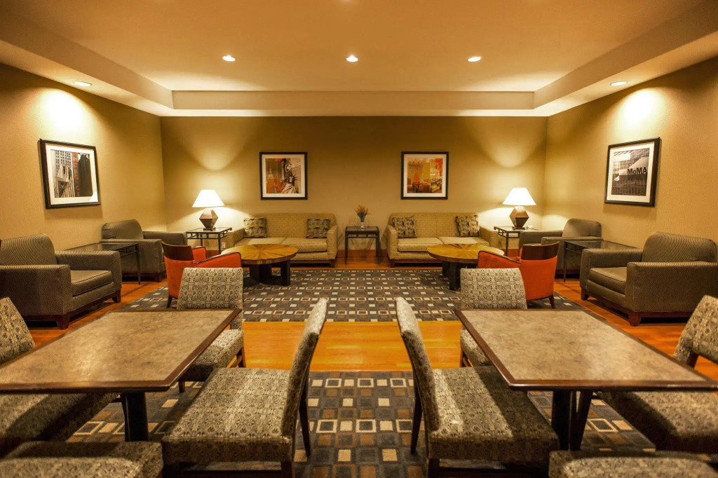 Hampton Inn New York - LaGuardia Airport