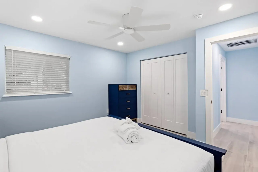 THE Palmview AND Sandpiper Inns