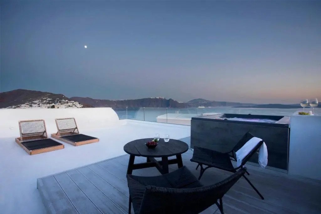 ArmonOia Suites Santorini