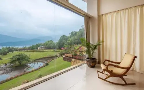 The Glass House by Vista Rooms
