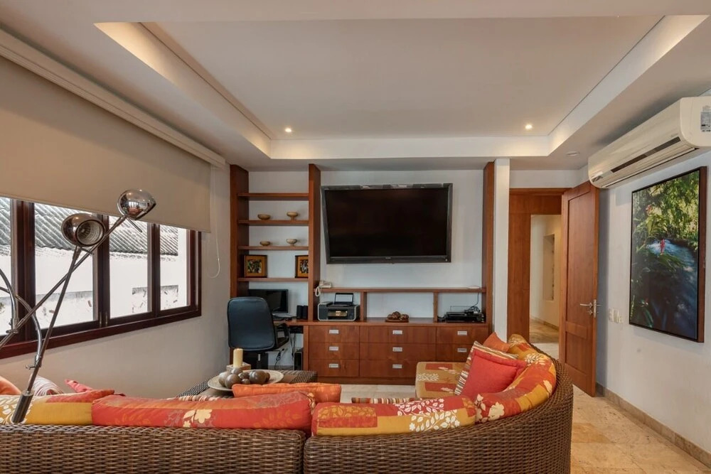 Amazing 6BR 2Pools - Sundeck & BBQ