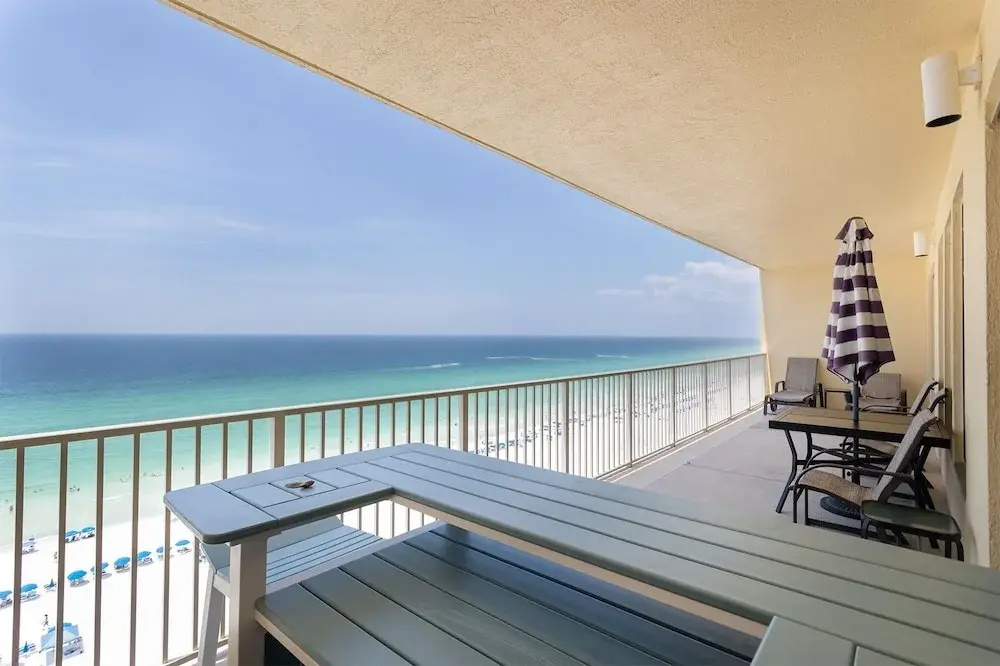 Wondrous Oceanfront Condo with Free Poolside WiFi - Unit 1105 by RedAwning