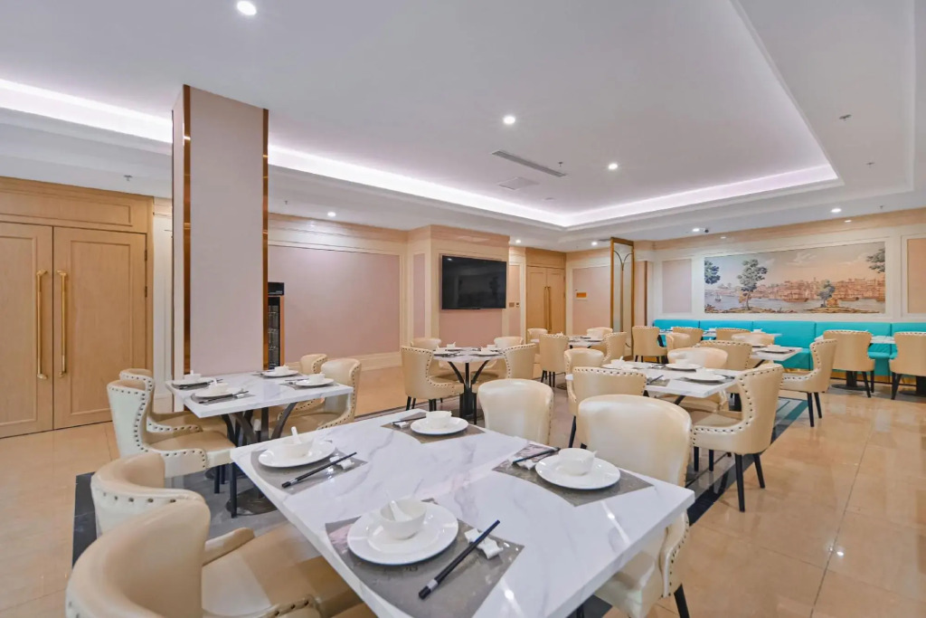 Vienna Hotel (Yecheng Zero Kilometer)