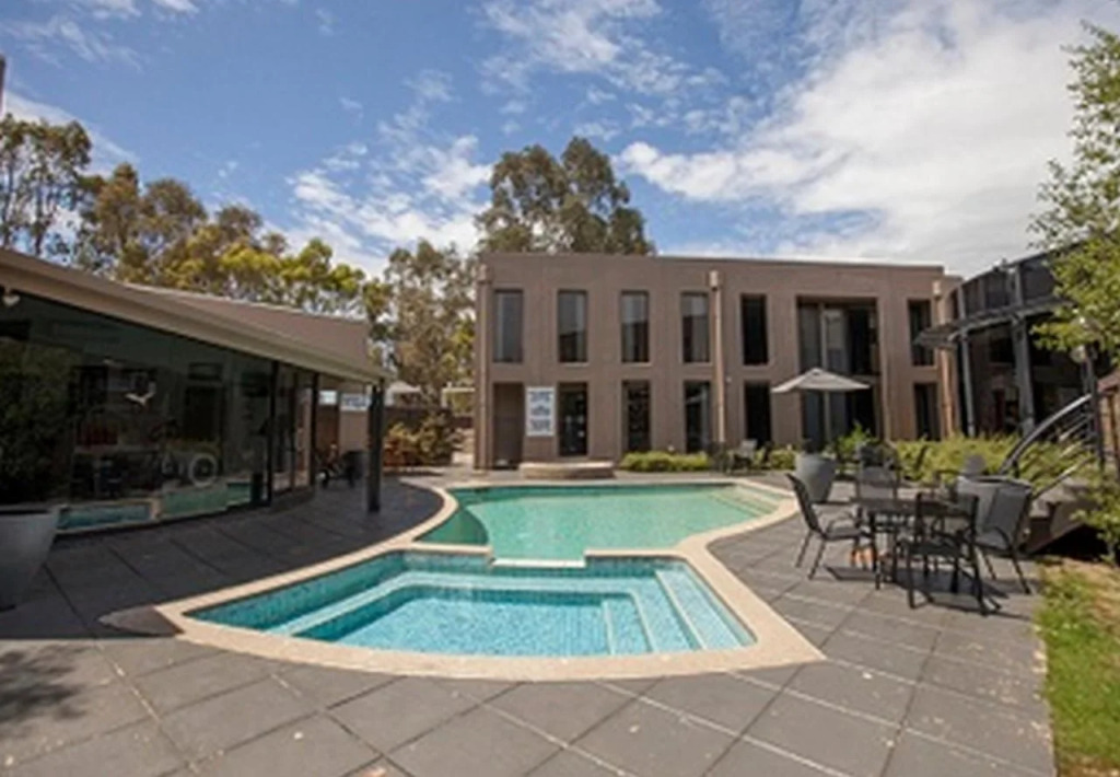 Dingley International Motel