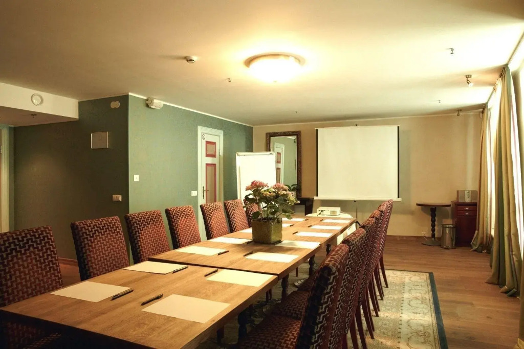 CRU Hotel