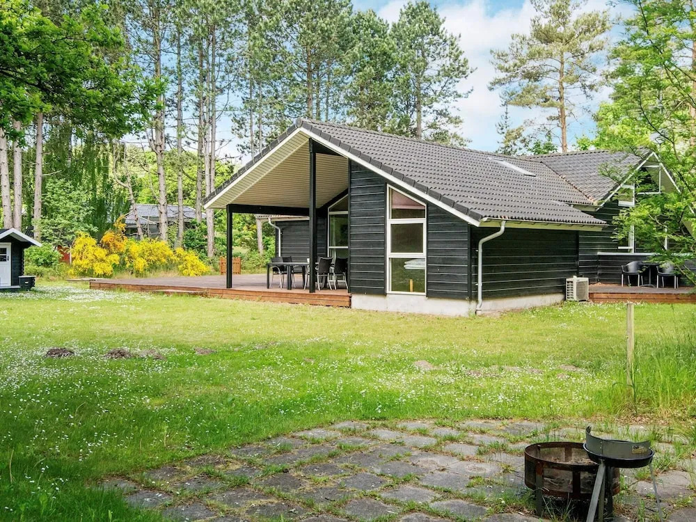 Vibrant Holiday Home in Ebeltoft With Whirlpool