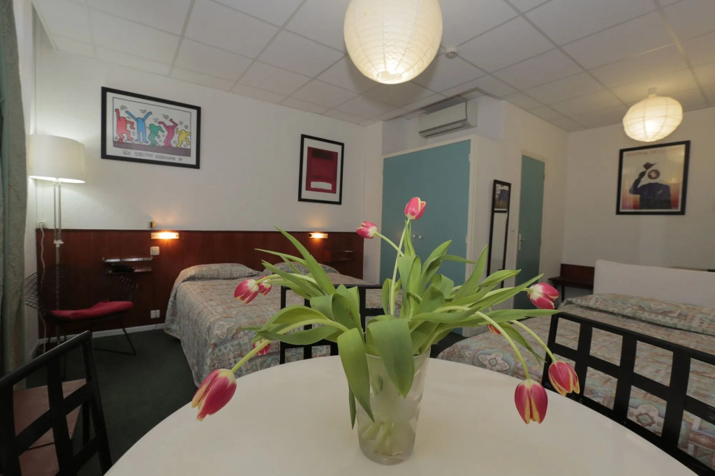 Azurene Royal Hotel