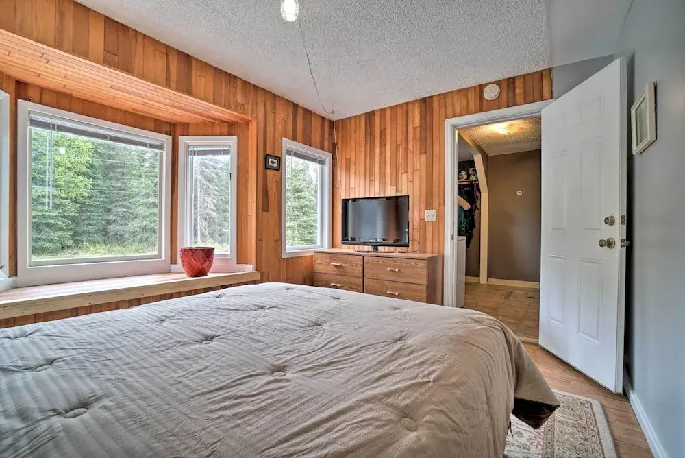 Convenient Kenai Apt - 3 Mi to Beach & Fishing