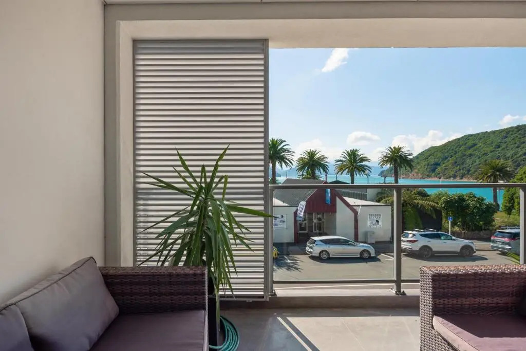 Luxury Waterfront Apartment - Abode No 1