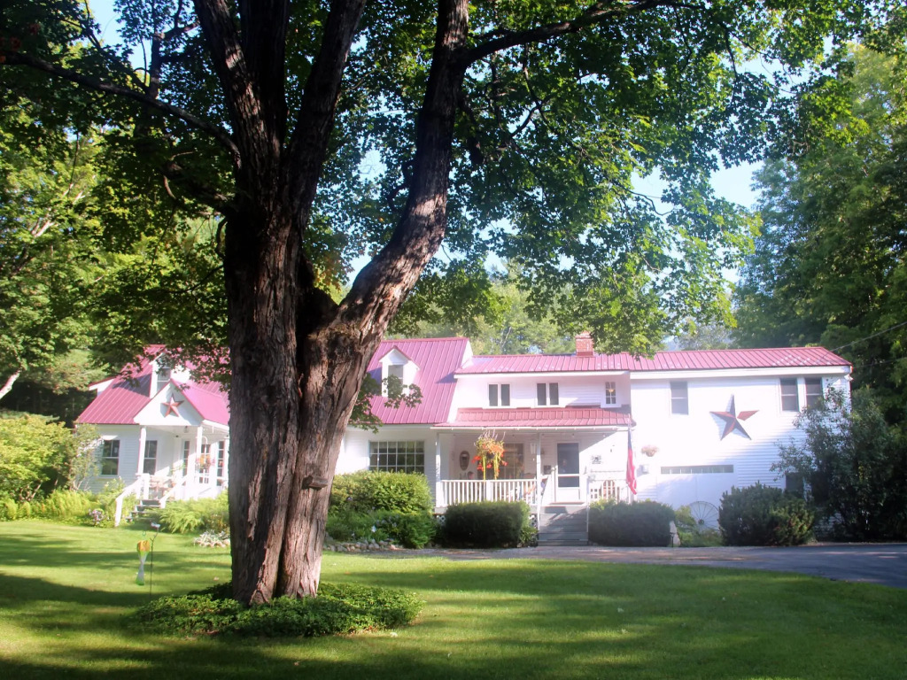 The Buttonwood Inn on Mt. Surprise