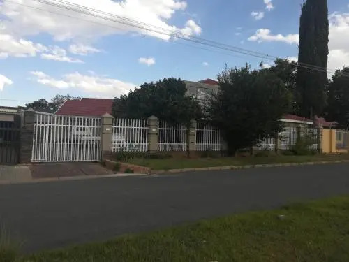 Lalela House Boutique Guesthouse