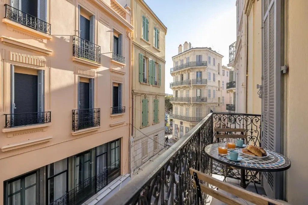 Appartement 2P centre de Cannes avec balcon