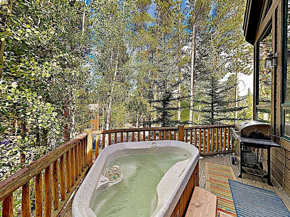 New Listing! Modern Ski Lodge W/ Hot Tub 4 Bedroom Home