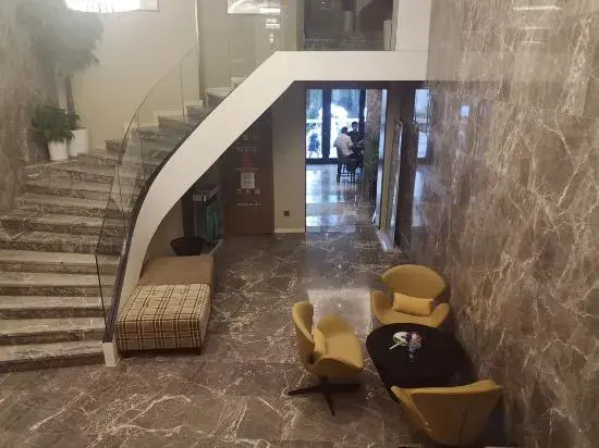 Homeinn Plus Hotel (Hangzhou West Lake Hubin Hefang Street Pedestrian Street)