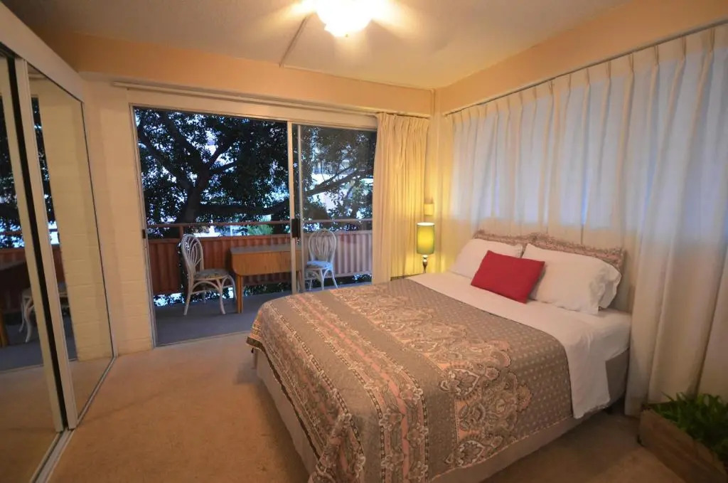 Hawaiian King 501 Studio, Pool and BBQ Grill, Sleeps 4