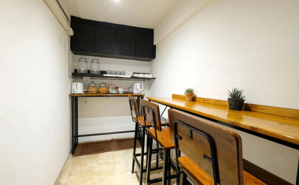 Salee Hostel