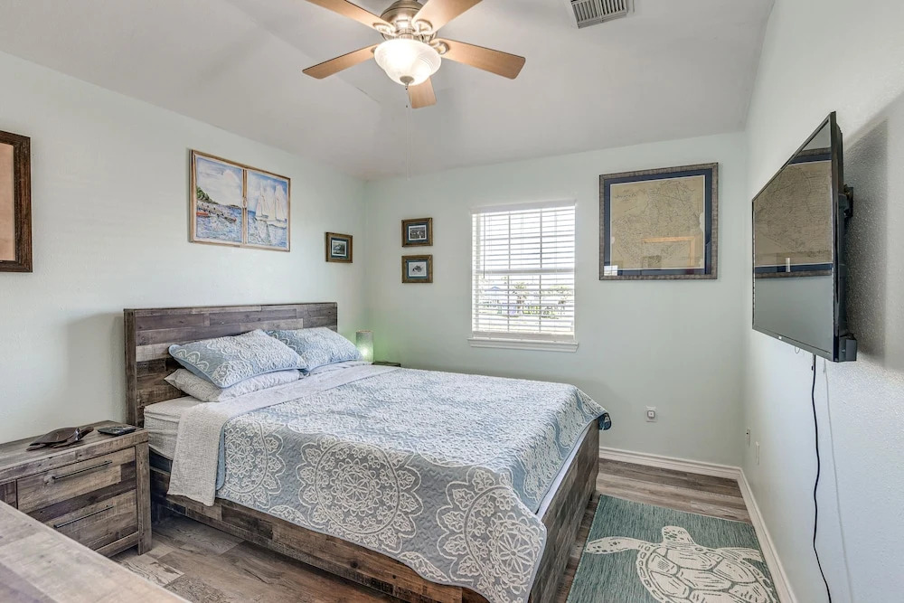 Walk to Shore: Surfside Beach Home w/ Balcony!