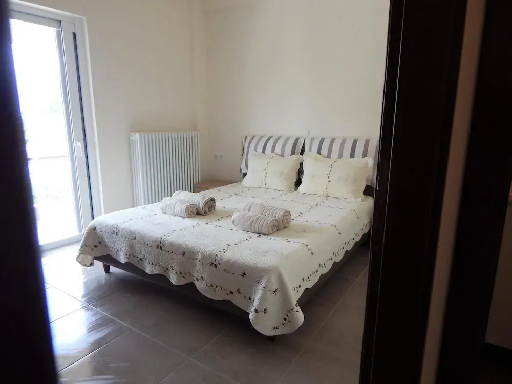 Samaras Apartments in Kamena Vourla