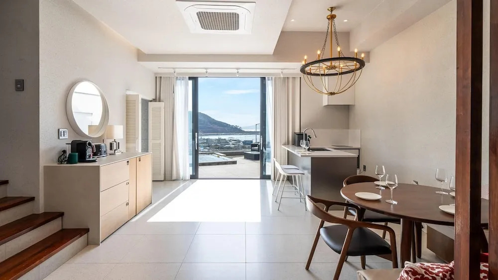 Busan nunuhouse poolvilla Pension